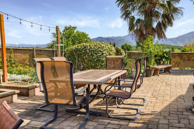 3015 Marigold Lane, Medford, OR 97504