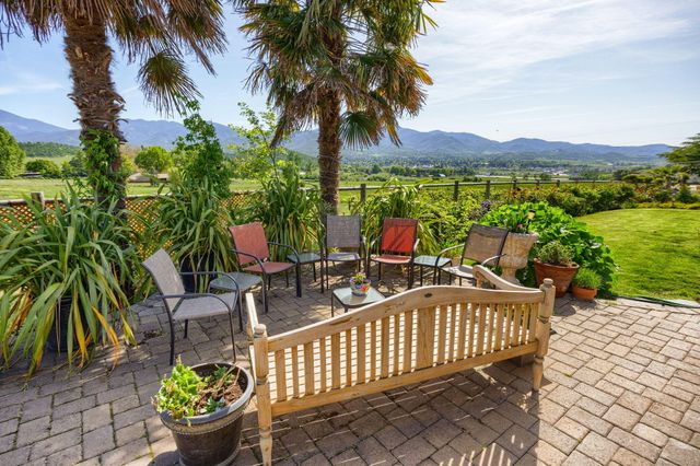 3015 Marigold Lane, Medford, OR 97504