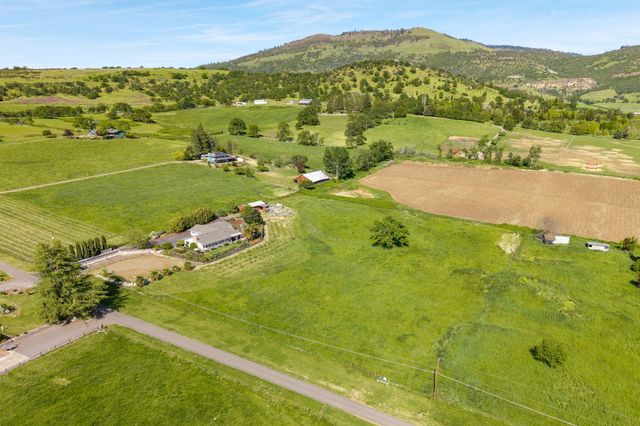 3015 Marigold Lane, Medford, OR 97504