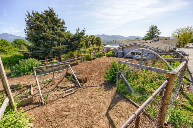 3015 Marigold Lane, Medford, OR 97504