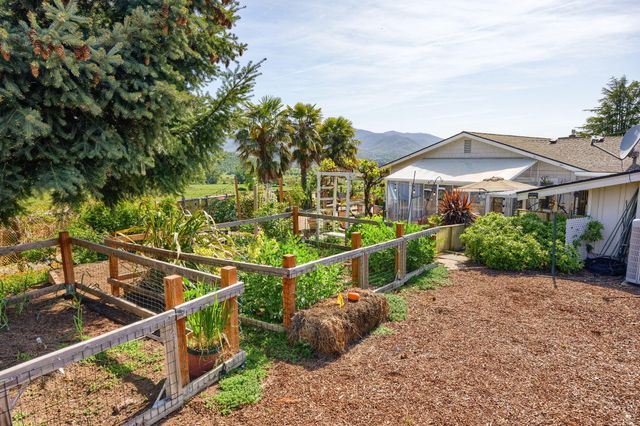 3015 Marigold Lane, Medford, OR 97504