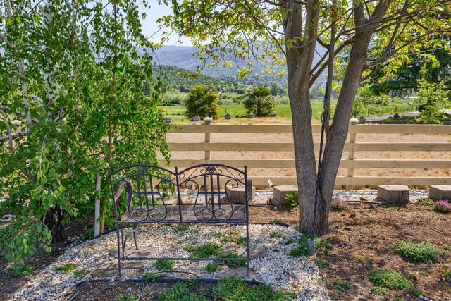 3015 Marigold Lane, Medford, OR 97504