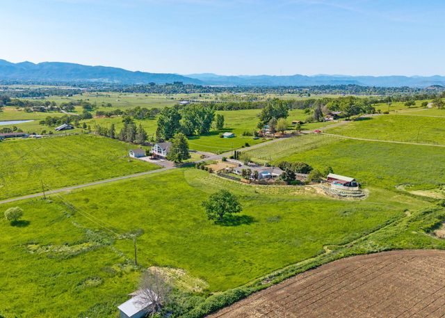 3015 Marigold Lane, Medford, OR 97504