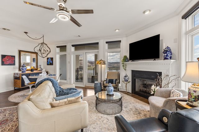 400 Warioto Way Apt 706, Ashland City, TN 37015
