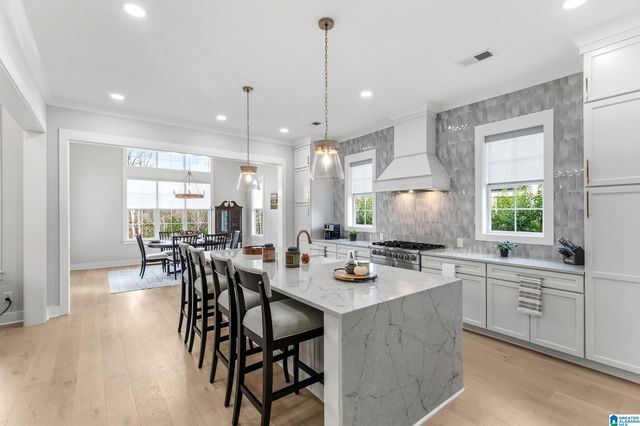 304 TIMBERVIEW TRAIL, Chelsea, AL 35043