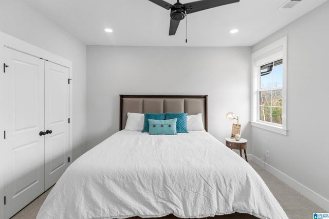 304 TIMBERVIEW TRAIL, Chelsea, AL 35043