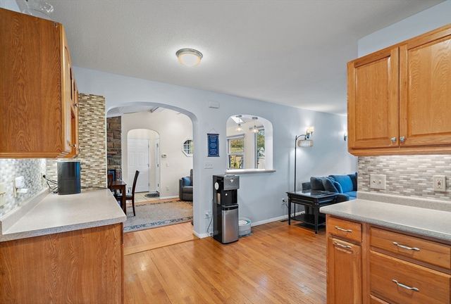 8 Quaker Cir, Pembroke, MA 02359