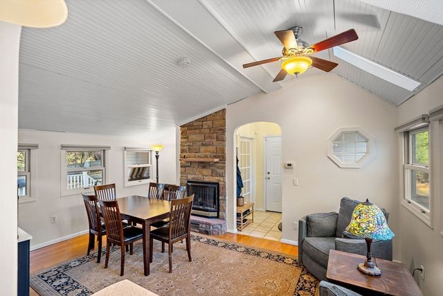 8 Quaker Cir, Pembroke, MA 02359