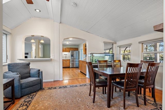 8 Quaker Cir, Pembroke, MA 02359