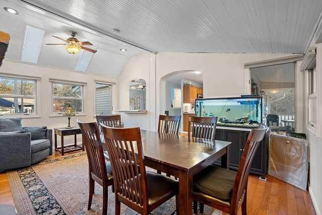 8 Quaker Cir, Pembroke, MA 02359