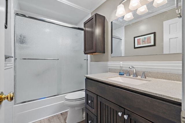 8 Quaker Cir, Pembroke, MA 02359