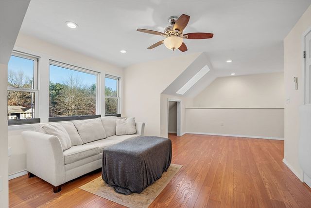 8 Quaker Cir, Pembroke, MA 02359