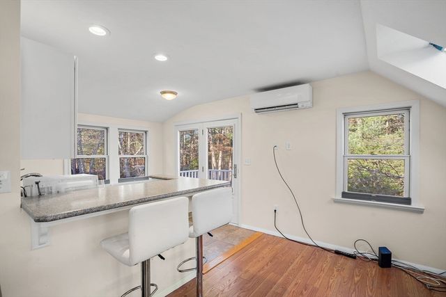 8 Quaker Cir, Pembroke, MA 02359