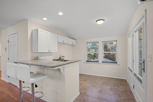 8 Quaker Cir, Pembroke, MA 02359