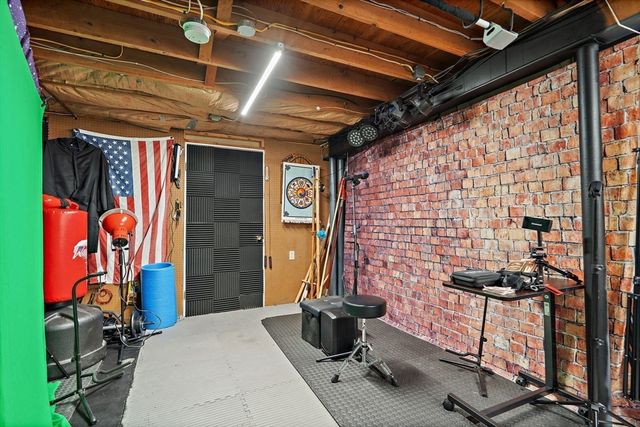 8 Quaker Cir, Pembroke, MA 02359