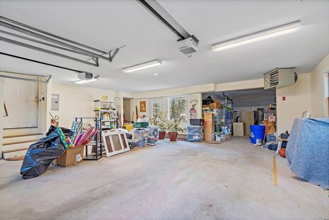 8 Quaker Cir, Pembroke, MA 02359