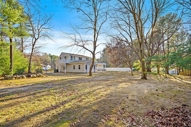 8 Quaker Cir, Pembroke, MA 02359