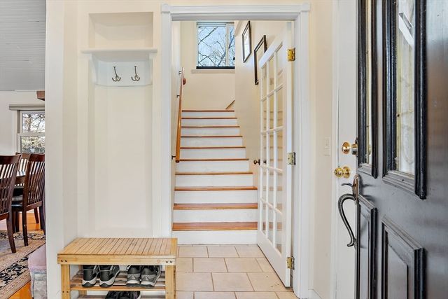 8 Quaker Cir, Pembroke, MA 02359