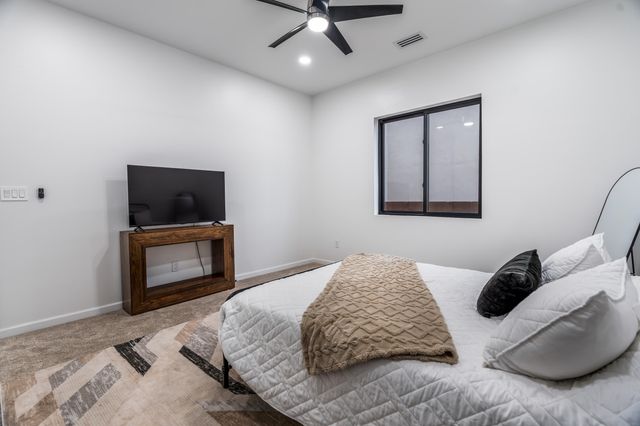 1709 Twenty-Second Avenue SE, Rio Rancho, NM 87124