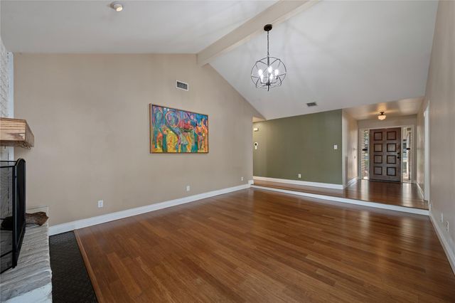 9424 Shady Oaks DR, Austin, TX 78729