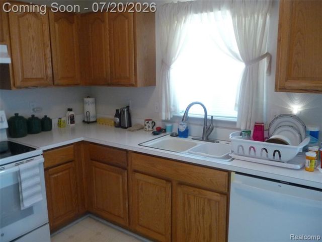 217 Stephanie Drive, Westland, MI 48186