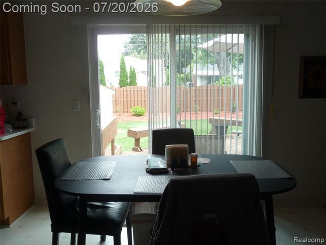 217 Stephanie Drive, Westland, MI 48186