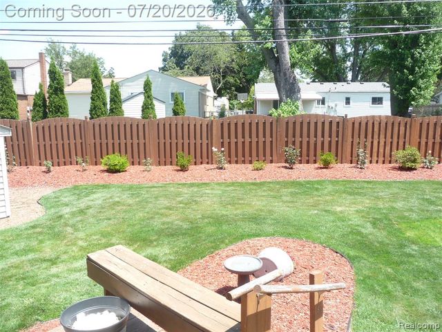 217 Stephanie Drive, Westland, MI 48186