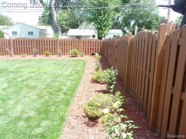 217 Stephanie Drive, Westland, MI 48186