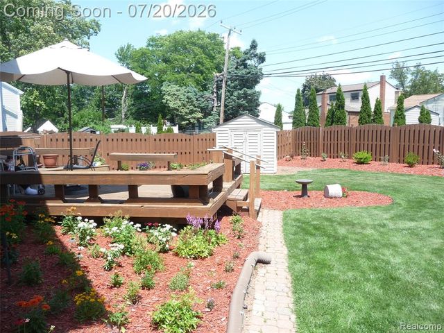 217 Stephanie Drive, Westland, MI 48186