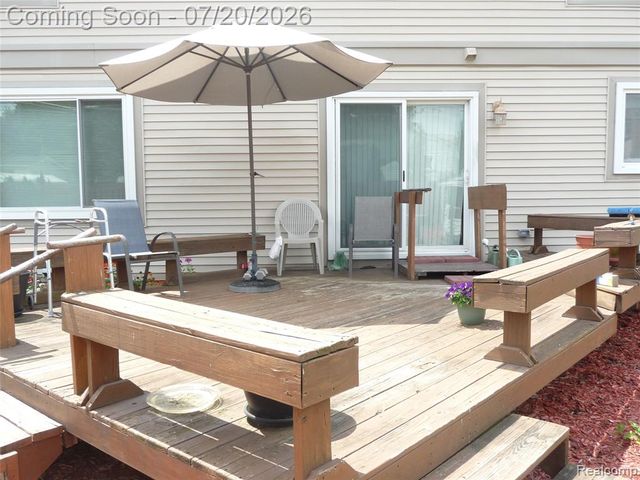 217 Stephanie Drive, Westland, MI 48186