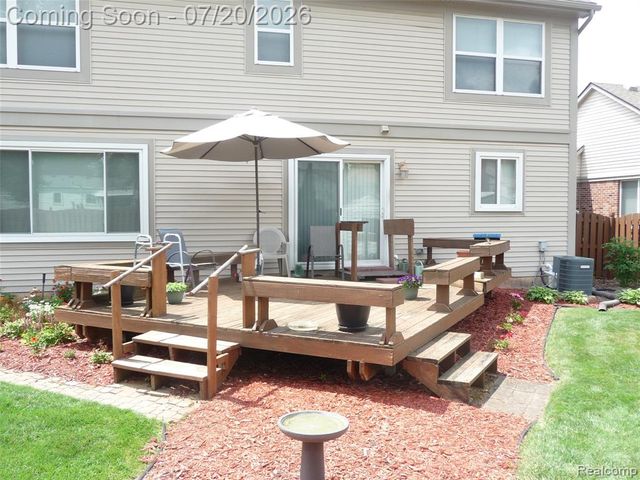 217 Stephanie Drive, Westland, MI 48186