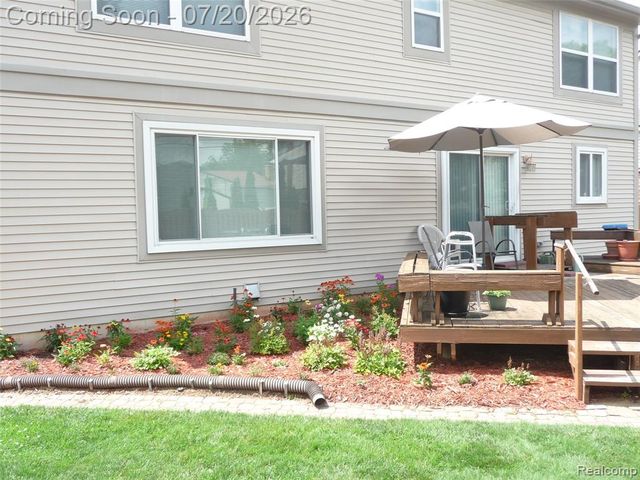 217 Stephanie Drive, Westland, MI 48186