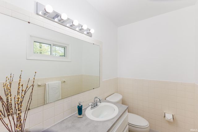 601 N Bittersweet Lane, Muncie, IN 47304