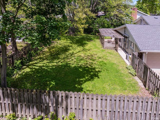 601 N Bittersweet Lane, Muncie, IN 47304