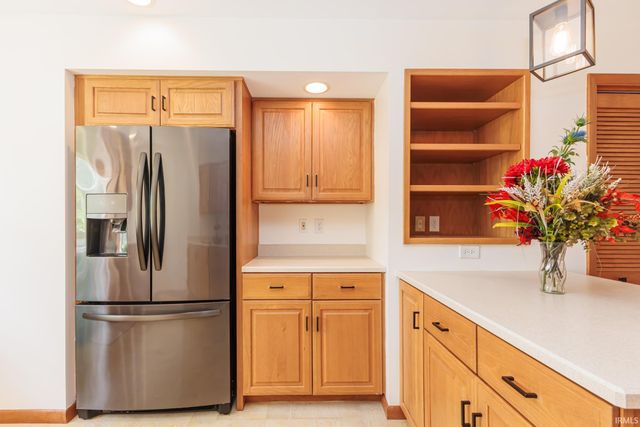 601 N Bittersweet Lane, Muncie, IN 47304