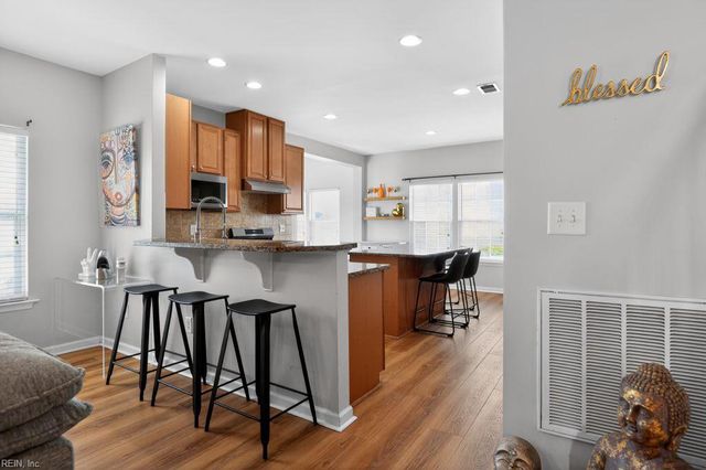 597 Leonard LN, Newport News, VA 23601