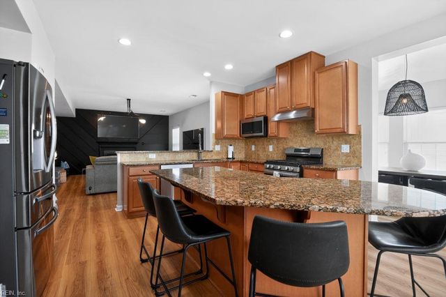 597 Leonard LN, Newport News, VA 23601