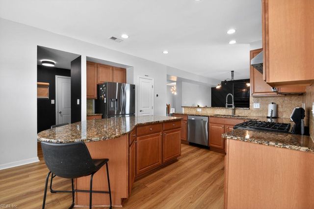 597 Leonard LN, Newport News, VA 23601