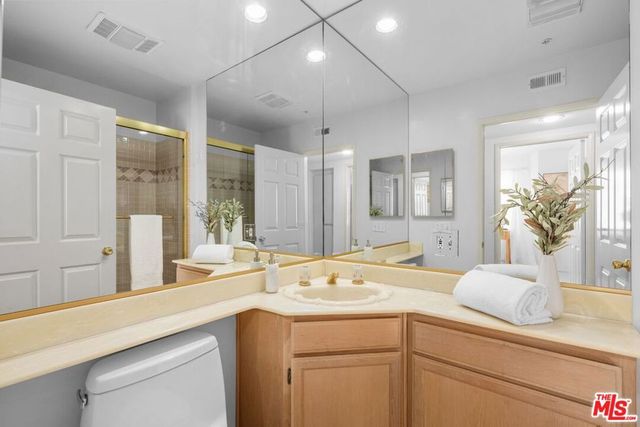 1932 Pelham Avenue 202, Los Angeles, CA 90025