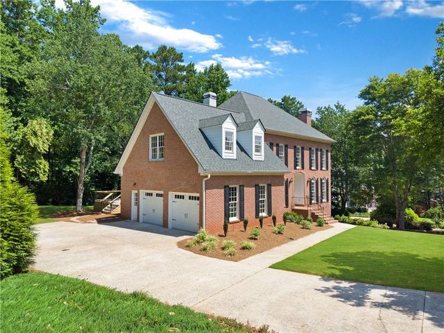 235 Plantation Way, Roswell, GA 30075