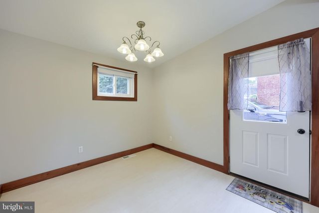 910 GROFFTOWN RD, Lancaster, PA 17602