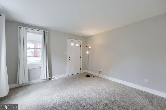 910 GROFFTOWN RD, Lancaster, PA 17602