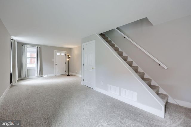 910 GROFFTOWN RD, Lancaster, PA 17602