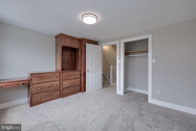 910 GROFFTOWN RD, Lancaster, PA 17602