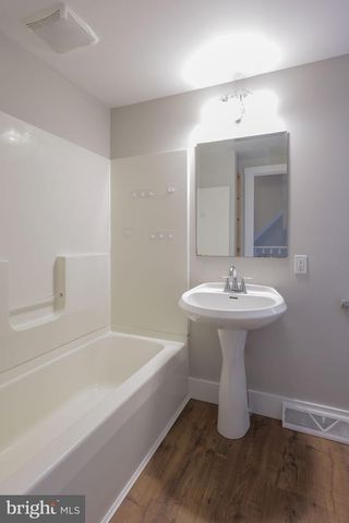 910 GROFFTOWN RD, Lancaster, PA 17602