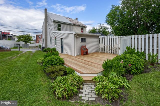 910 GROFFTOWN RD, Lancaster, PA 17602
