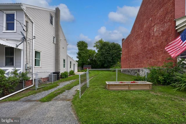 910 GROFFTOWN RD, Lancaster, PA 17602