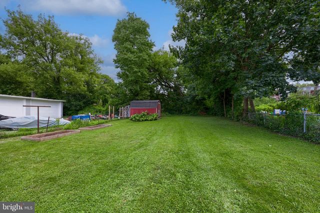 910 GROFFTOWN RD, Lancaster, PA 17602
