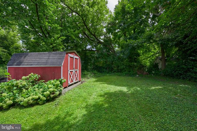 910 GROFFTOWN RD, Lancaster, PA 17602