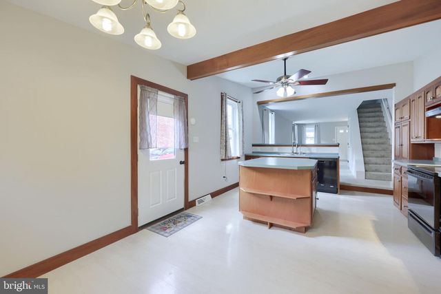 910 GROFFTOWN RD, Lancaster, PA 17602